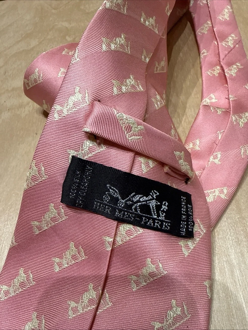 Hermes Pink  Pattern 100 % Silk Tie